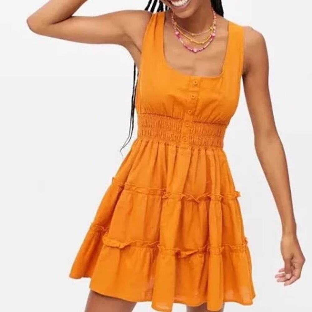 Urban Outfitters Hailey Tiered Mini Dress in orange. Size Medium NWT
